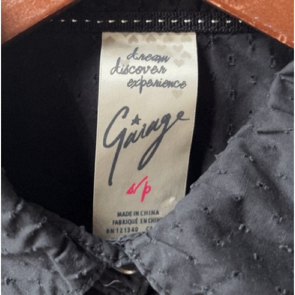 3/$25 Garage black snap button cotton small top - Picture 3 of 3